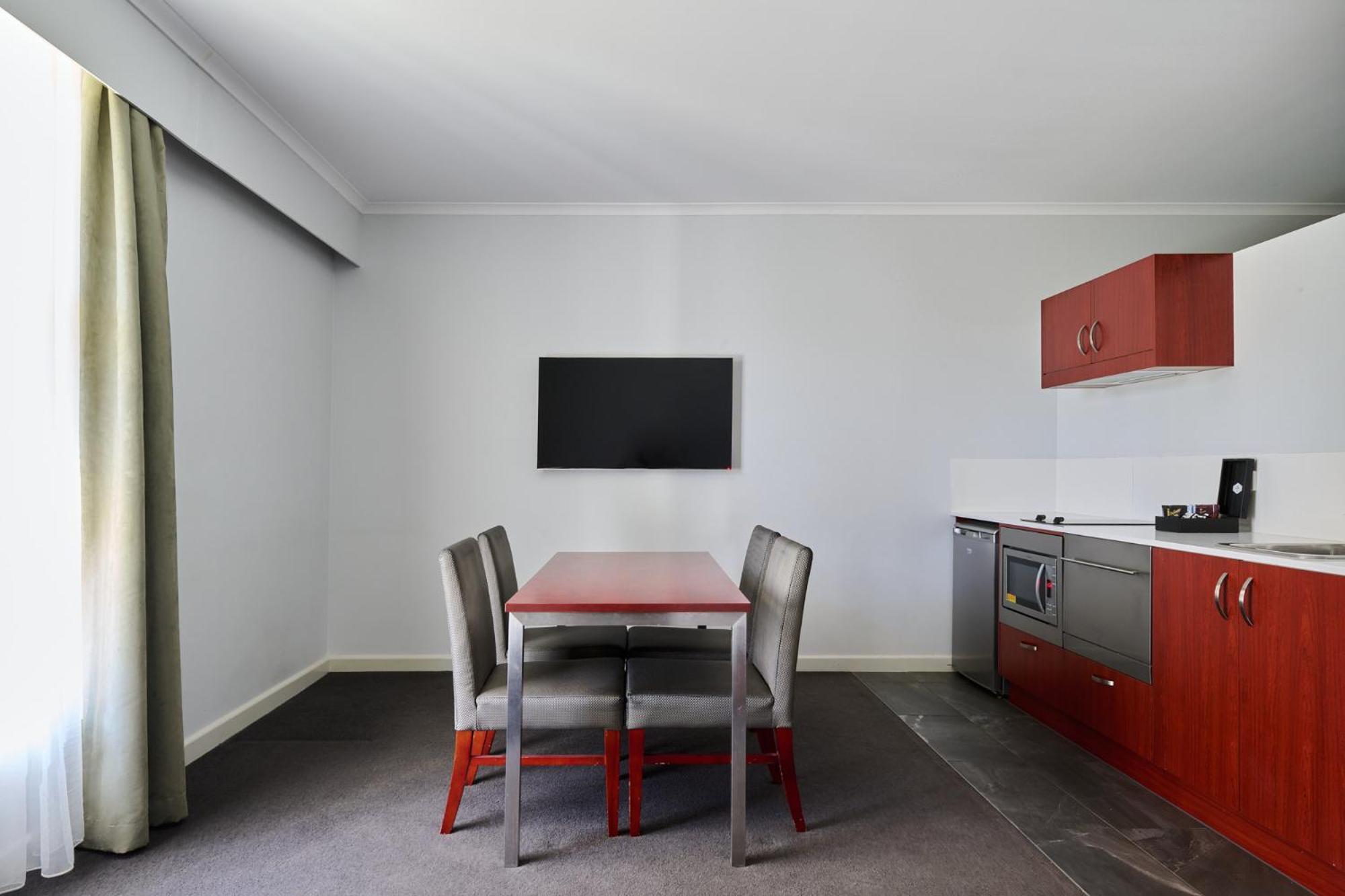 Abode Narrabundah Hotel Canberra Buitenkant foto