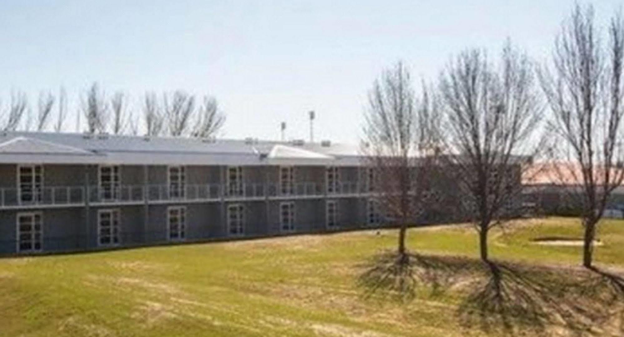 Abode Narrabundah Hotel Canberra Buitenkant foto