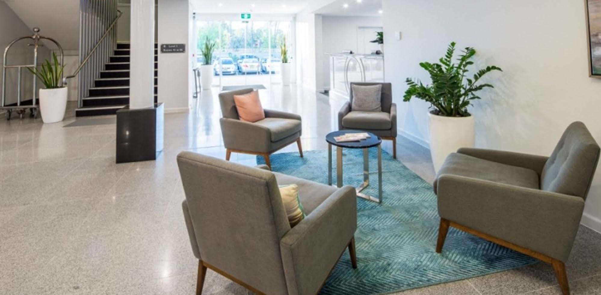 Abode Narrabundah Hotel Canberra Buitenkant foto