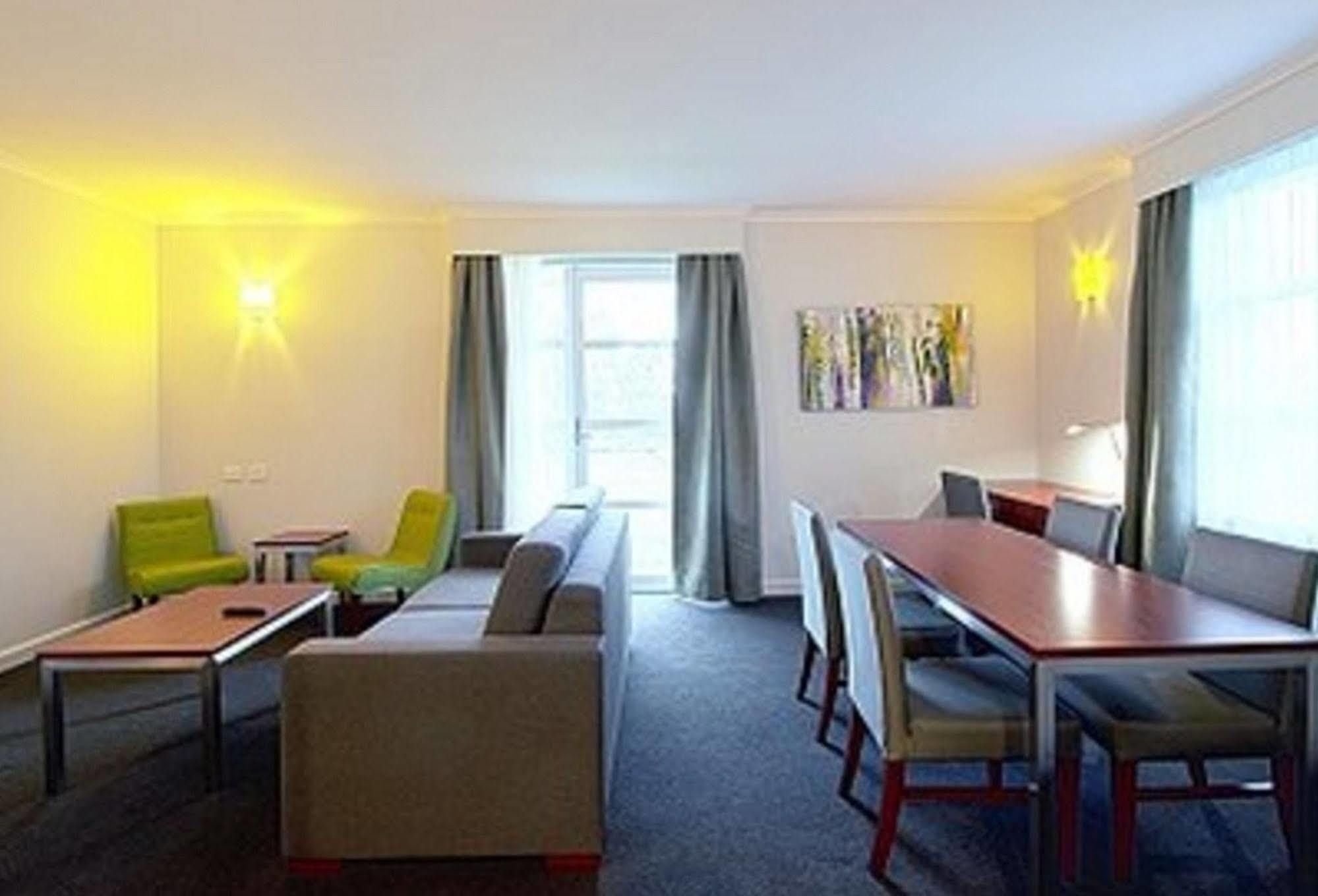 Abode Narrabundah Hotel Canberra Buitenkant foto