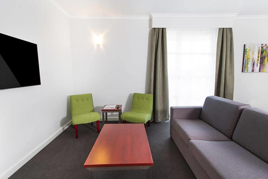 Abode Narrabundah Hotel Canberra Buitenkant foto