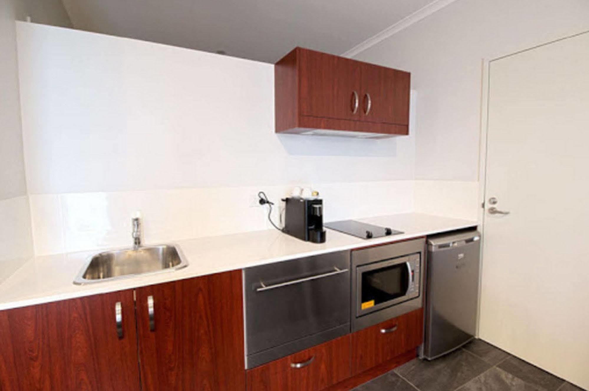 Abode Narrabundah Hotel Canberra Buitenkant foto