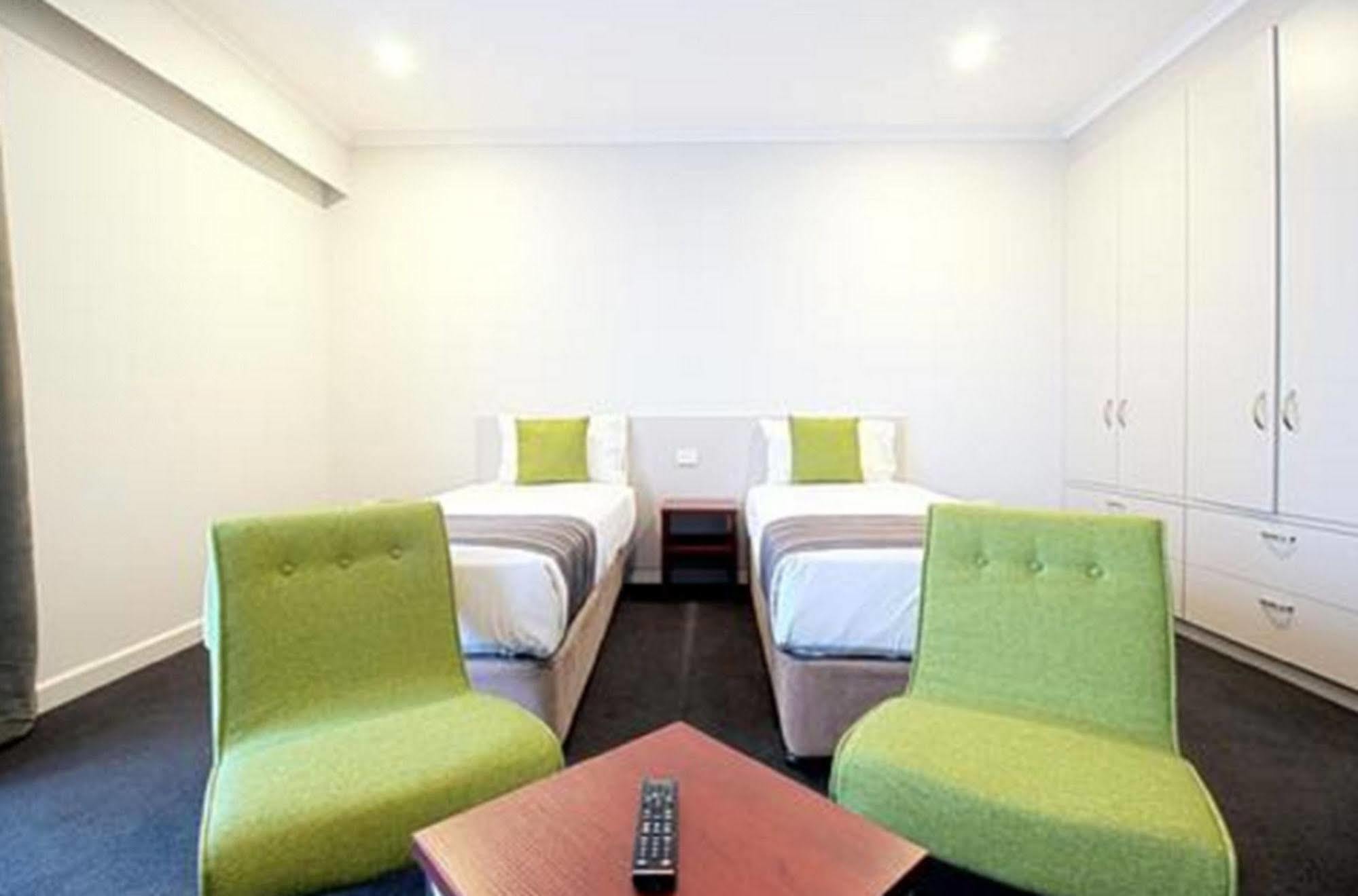 Abode Narrabundah Hotel Canberra Buitenkant foto